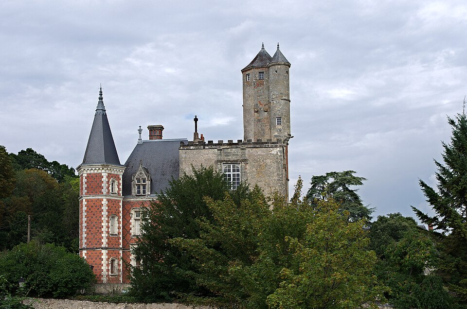 Château de Beaumont-la-Ronce