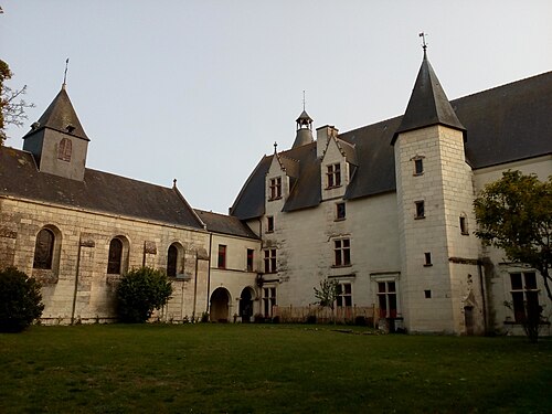 Château de Monts-sur-Guesnes