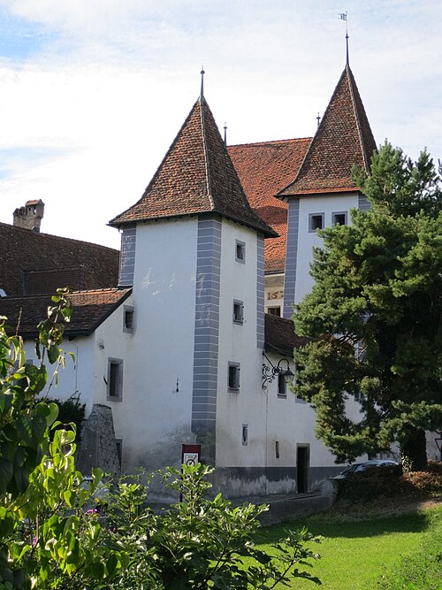 Château avec dépendance et château des Rôdeurs