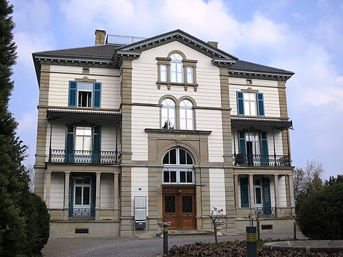 Sogenanntes Jenny Schloss mit Nebengebäude