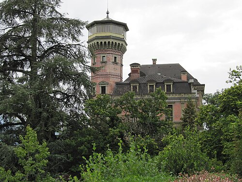 Château des Crêtes avec soubassement, terrasses et serre