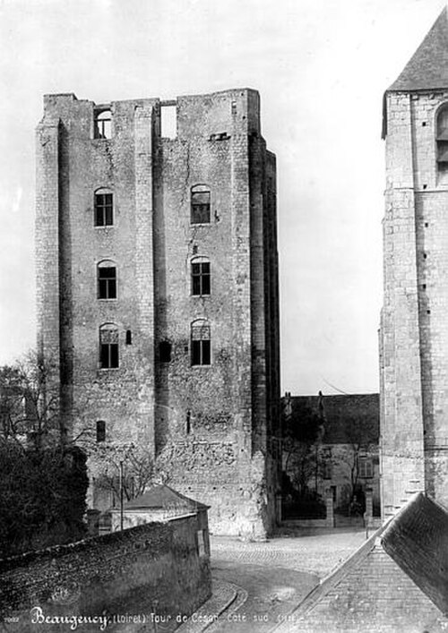 donjon quadrangulaire, dit Tour de César