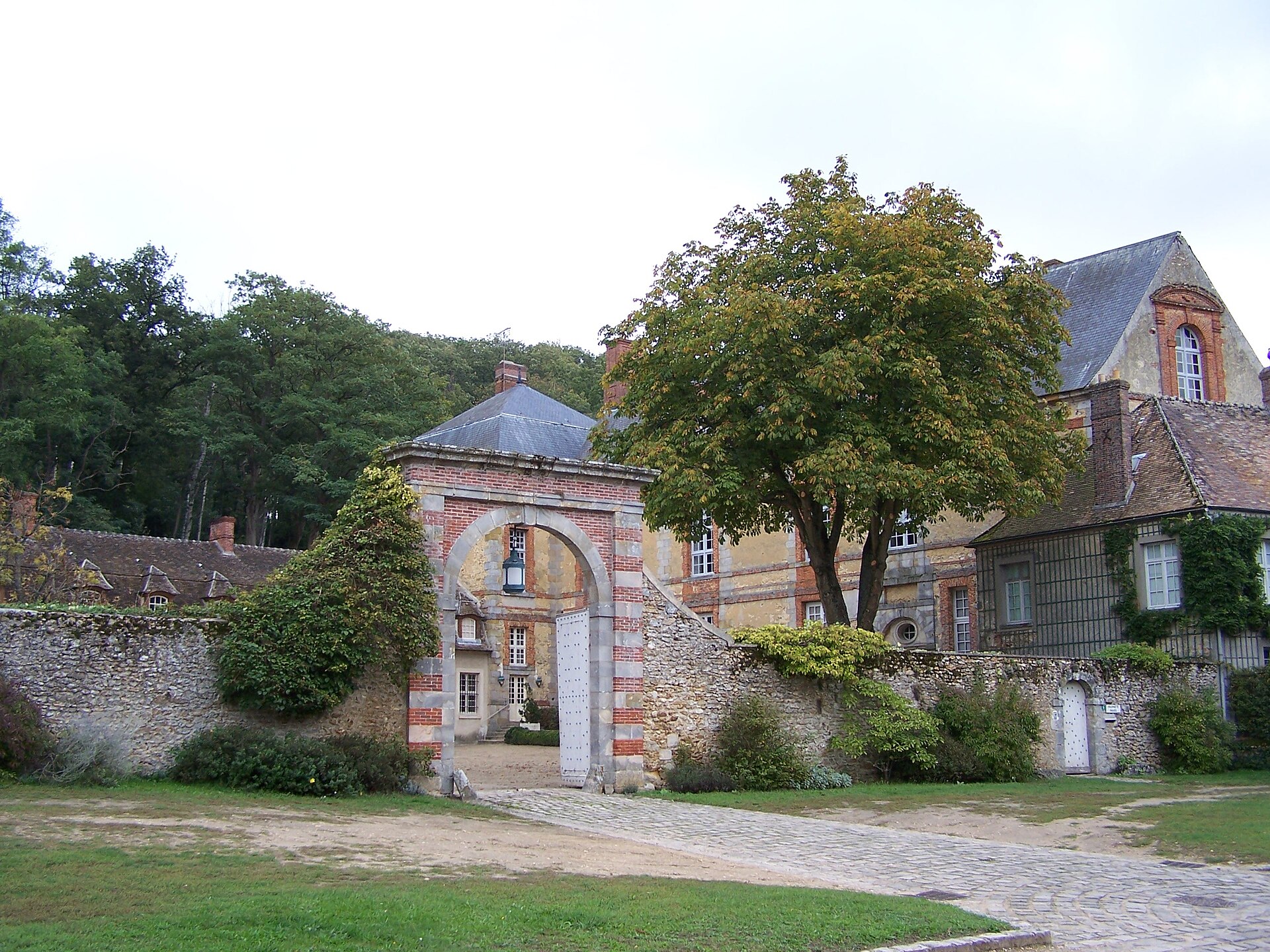 Saint-Hubert : cinq châteaux qui racontent la chasse royale et la vénerie, de Montpoupon à Folembray