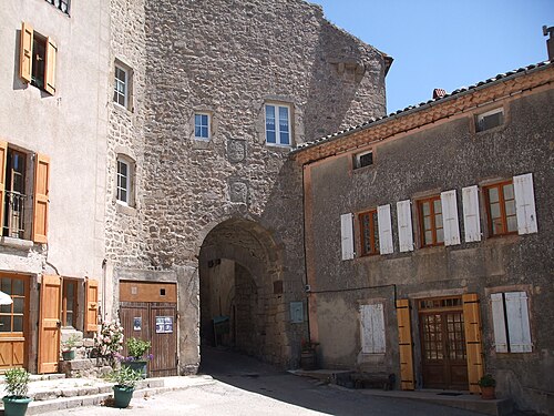 porte de ville de Chalencon