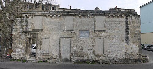 remparts romains d'Arles
