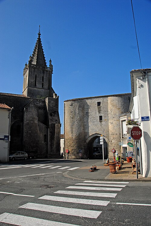 fortifications de Pont-l'Abbé-d'Arnoult