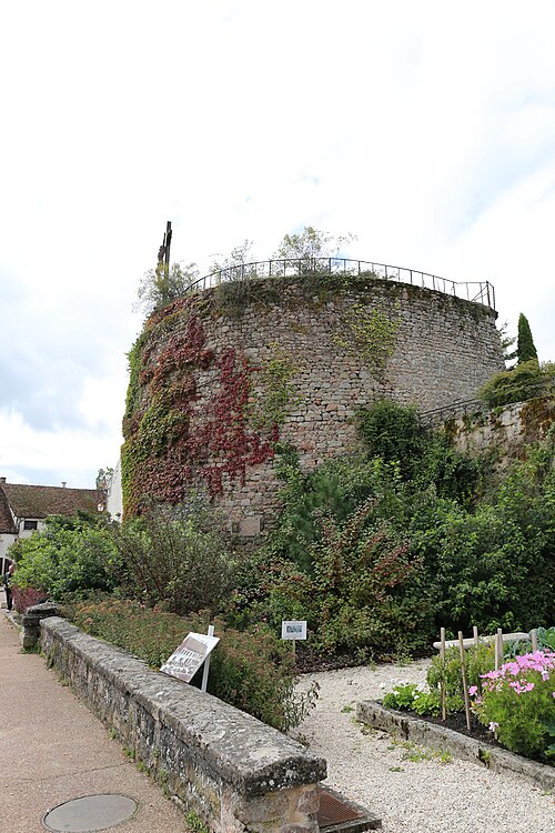tour d'Auxois