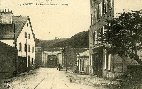porte du Moulin à Poudre