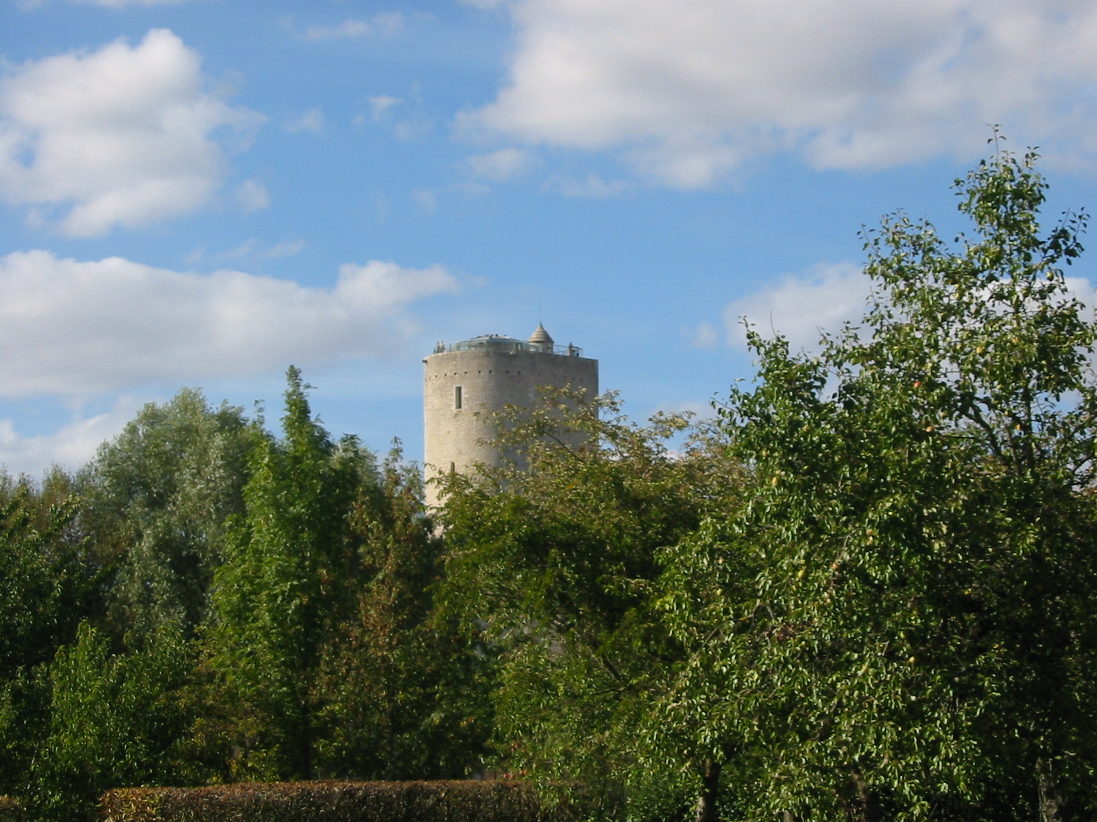 tour blanche d'Issoudun