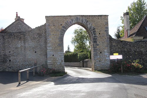 enceinte fortifiée de Bourg-le-Roi
