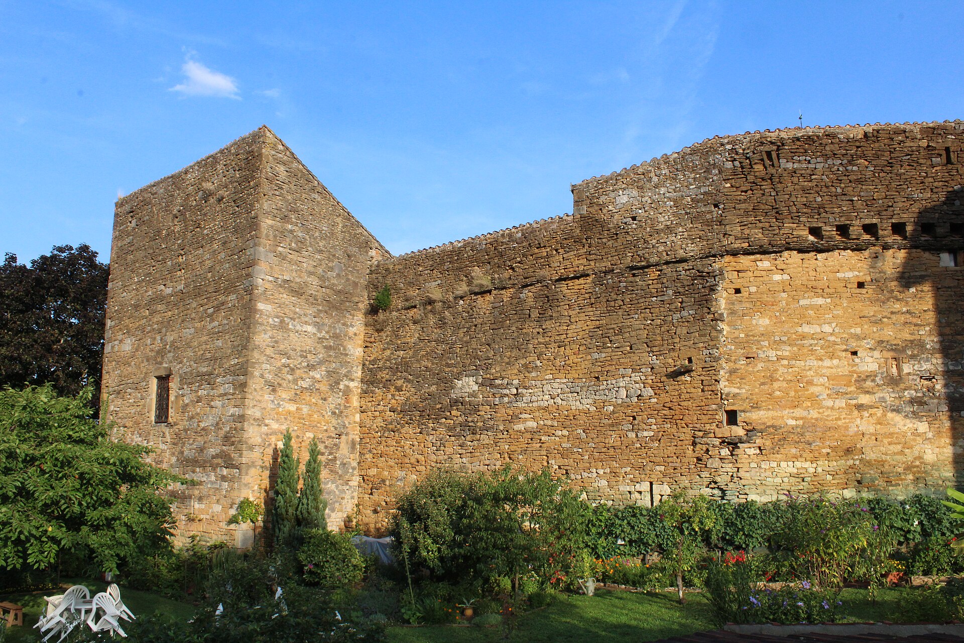 remparts de Cuiseaux