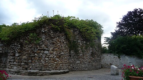 tour médiévale de La Queue-en-Brie