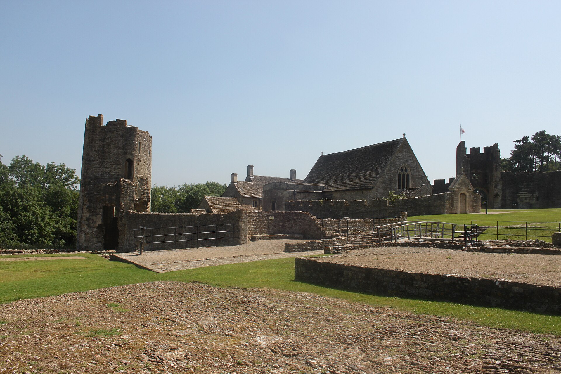 Farleigh Hungerford Castle