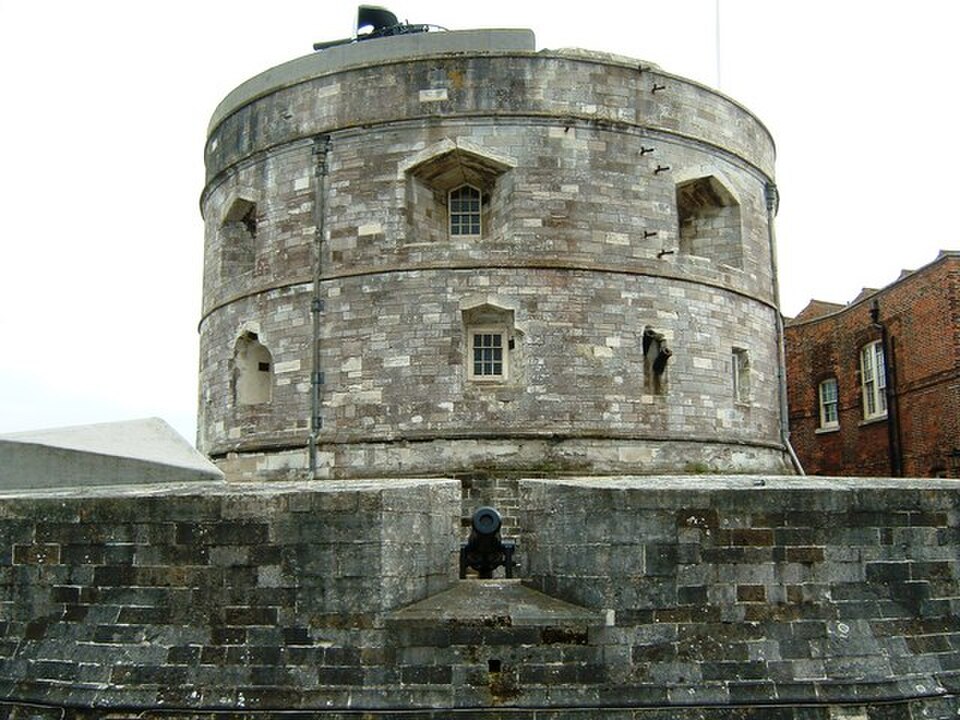 Calshot Castle