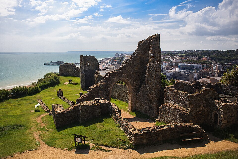 Guillaume le Conquérant en sept châteaux : de Brionne à la Tour de Londres, pendant que la Tapisserie de Bayeux est à Londres